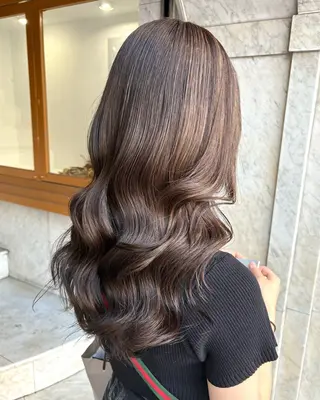 カラー MAMI / Lienのヘアスタイル