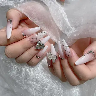 ネイル Queens PUPUのネイルデザイン