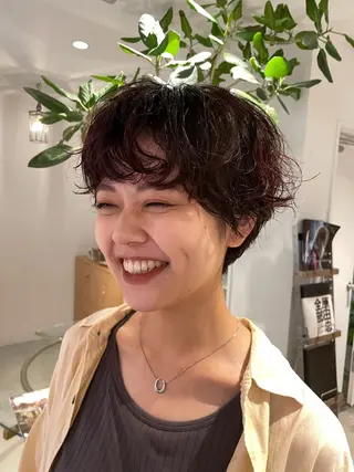 ショート パーマ 🤍透明感カラー/ レイヤー/SUのヘアスタイル