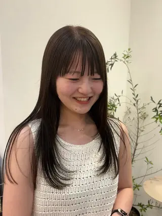 ロング カラー anna/ラフパーマ /くすみベージュのヘアスタイル