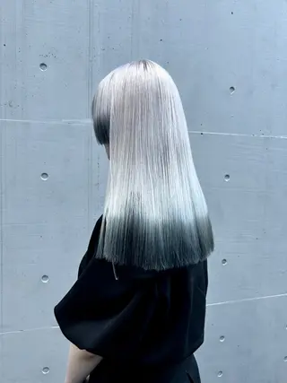 セミロング ハイトーンカラー ⭐️NAZUNAのヘアスタイル