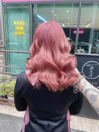 セミロング カラー ヘアアレンジ 🩶【推しハイトーン 】yuzu🩶のヘアスタイル