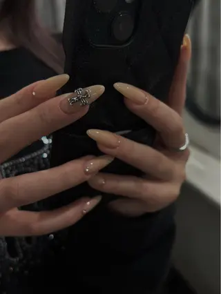 ネイル Salondevi2 isanaのネイルデザイン