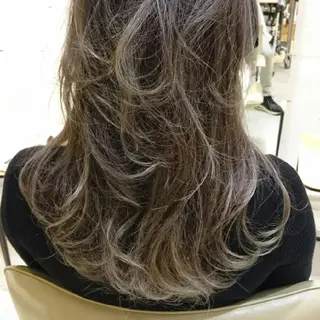 ミディアム カラー takk design labのヘアスタイル