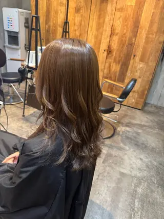 セミロング カラー La fith hair palace 宮崎店所属・原田 夢来のヘアスタイル