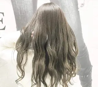 ロング 🦋ミルクティーベー ジュ🦋mayukiのヘアスタイル