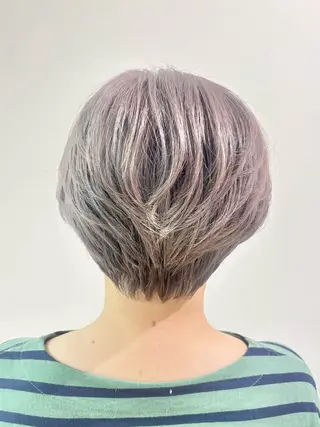 ショート カラー 古川 琴美のヘアスタイル