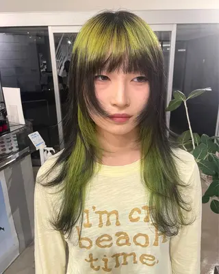 ミディアム カラー tomo🍒パーマ ハイトーン似合わせのヘアスタイル