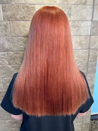 ロング EARTH所属・NATSUMI 透明感カラーのヘアスタイル