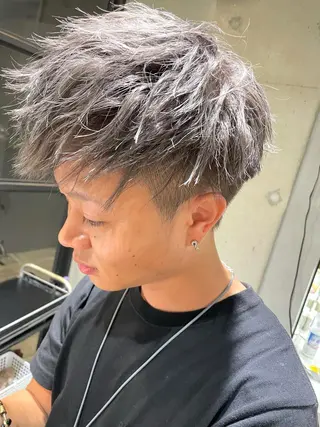 ショート カラー メンズ ハイライトが 得意なニキです😊のヘアスタイル