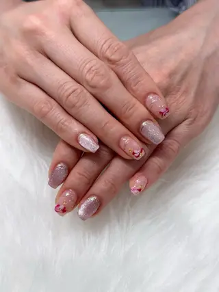 ネイル Rich to 各務原店所属・冨山 きくののネイルデザイン