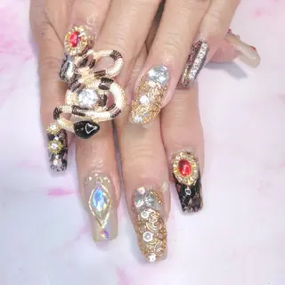 ネイル エステとネイル ローズコンフォートのネイルデザイン