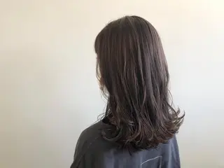 セミロング カラー アベ ヒトミのヘアスタイル