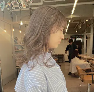 ロング ユイナ 🕊NaVI ベージュ/透明感のヘアスタイル