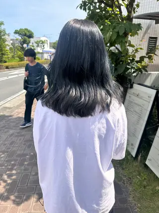 セミロング カラー 綿貫 結香のヘアスタイル