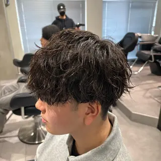 ミディアム パーマ メンズ 🐦‍🔥フェザーパ ーマ🐦‍🔥きるやのヘアスタイル