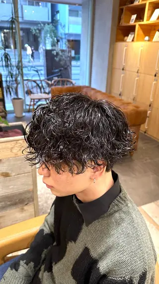 ミディアム パーマ メンズ 艶髪カラー/透明感 美髪/白髪/ﾑﾅｶﾀのヘアスタイル