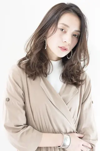 カラー inity Esakaのヘアスタイル