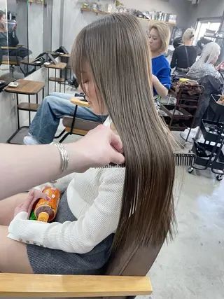 セミロング カラー AiM 大名　似合わせカットのヘアスタイル
