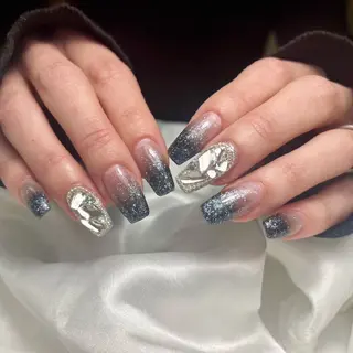 セミロング che'ri nailのネイルデザイン