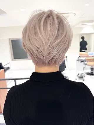 ショート カラー 髪質改善×ハイトーン 中田啄也のヘアスタイル