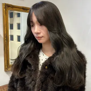 ロング 盛れる透明感カラー・ momokaのヘアスタイル