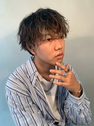 ショート モナン新宿所属・曲がる縮毛 メンズ 毛流れ 佐々木 優のヘアスタイル