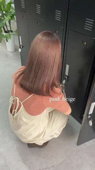 セミロング カラー ミルクティーベージュ ❤︎レイヤー　MIAのヘアスタイル