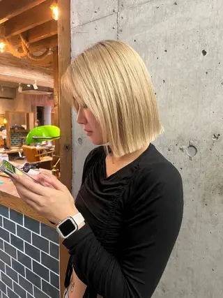 ショート カラー 透明感/ブリーチ/ 髪質改善💛miuのヘアスタイル