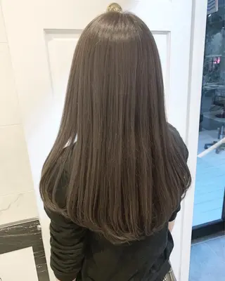 セミロング カラー ハリウッドブロウ LAID BACKの眉毛・アイブロウイメージ