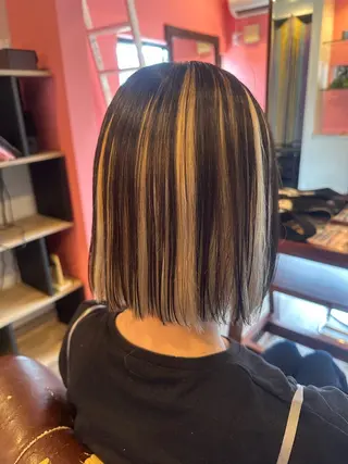 ショート カラー 安達 望のヘアスタイル