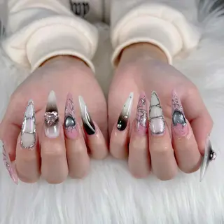 ネイル QUEENSNAIL STUDIOのネイルデザイン