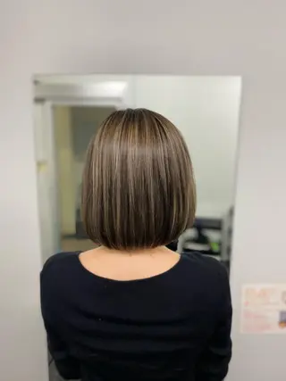 ミディアム カラー ヘアアレンジ メンズ キッズ ネイル マツエク・マツパ 🌟ブリーチ特化型 ハイトーンカラー🌟のヘアスタイル