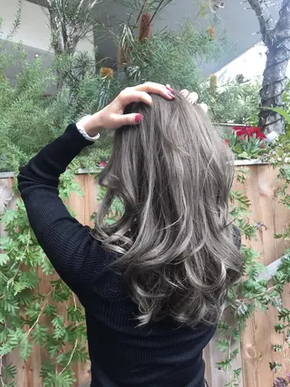 ロング カラー パーマ ヘアアレンジ Device ディバイスのヘアスタイル