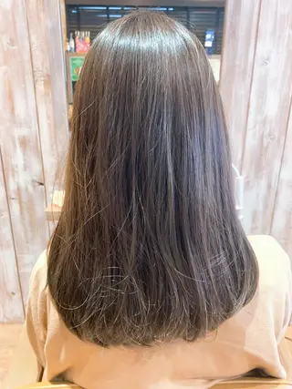 セミロング CHIC 岩下真衣のヘアスタイル