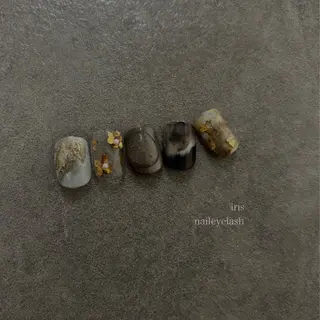 ネイル Iris yui.のネイルデザイン