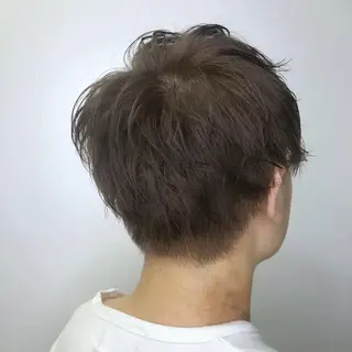 ショート Steelo  渋谷所属・✴︎赤み除去カラー daichi✴︎のヘアスタイル