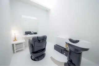 due hair 京都駅前店 MILBON オージュア認定サロン【デューヘアー】所属・ハイトーンブリーチ 土坂　由志【京都】のヘアスタイル