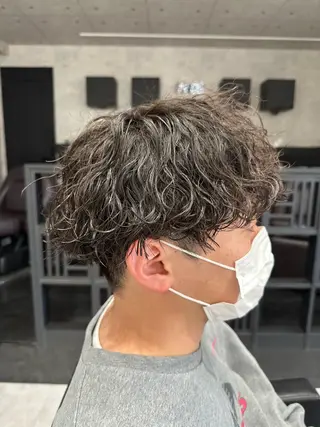 ショート パーマ メンズ ユウ🪄 パーマ指名No1のヘアスタイル