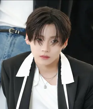 カラー メンズ 韓国ヘア/wカラー レイヤー/RIN🎀のヘアスタイル