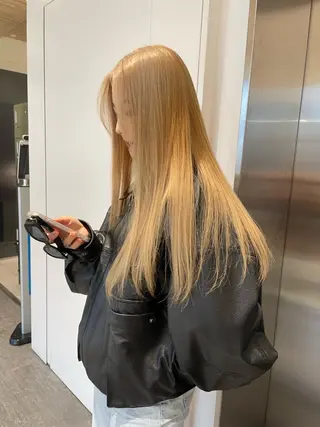 ロング カラー ヘアアレンジ SALOWIN原宿ash店所属・憧れの艶ハイトーンへ 🌙サイダサキのヘアスタイル