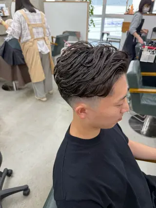 パーマ メンズ 八谷 将平のヘアスタイル