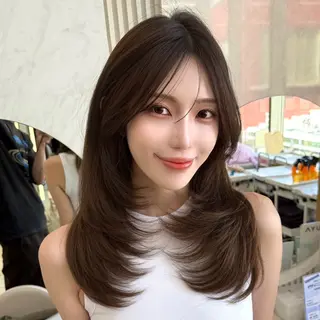 セミロング カラー 似合わせレイヤー/ 透明感カラーのヘアスタイル