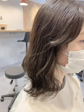 ミディアム MIA 菅原のヘアスタイル