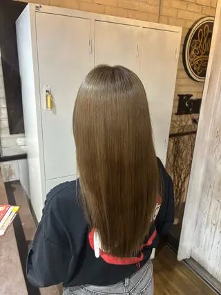 ロング カラー 西山 ミユのヘアスタイル