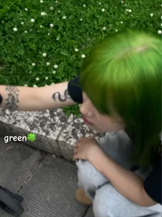 セミロング カラー kosoraレイヤー ハイトーン/デザインのヘアスタイル