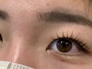 マツエク・マツパ メンズ眉毛サロン THE 3rd HAIR メンズアイブロウ船橋店【眉毛パーマ／まつげパーマ】所属・rei .の眉毛・アイブロウイメージ