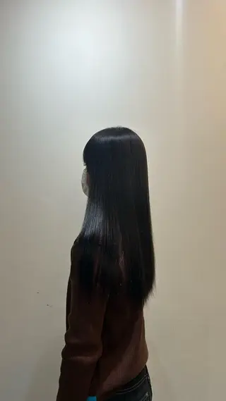 セミロング ✨️ストレート ✨️髪質改善のヘアスタイル