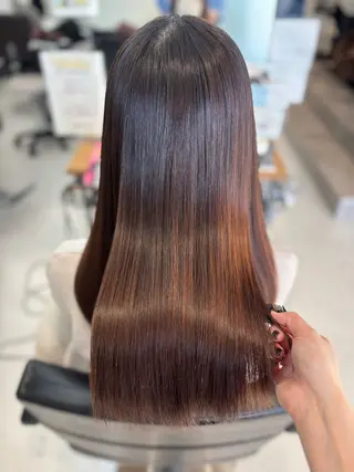 ロング MANA艶髪 暖色カラー/髪質改善のヘアスタイル
