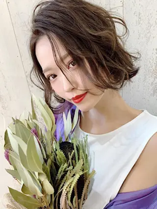 ミディアム AMILI所属・AMILI NAKAZAKIのヘアスタイル
